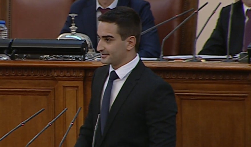 29 годишният Радослав Василев който е депутат от Продължаваме промяната направи